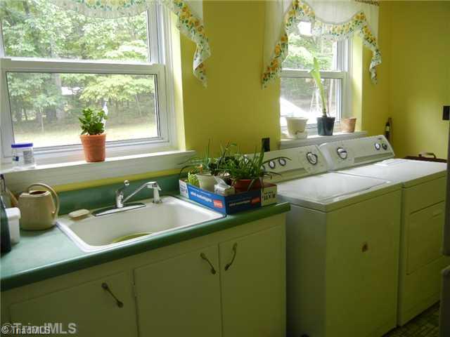 5285 Davis Road Walkertown, NC 27051 - Photo 8 of 13 Laundry Room.