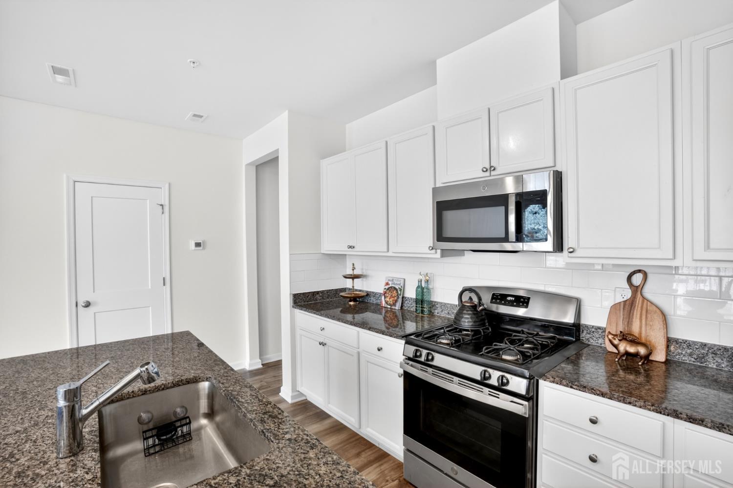 728 Station Road Dunellen, NJ 08812 - Photo 15 of 51