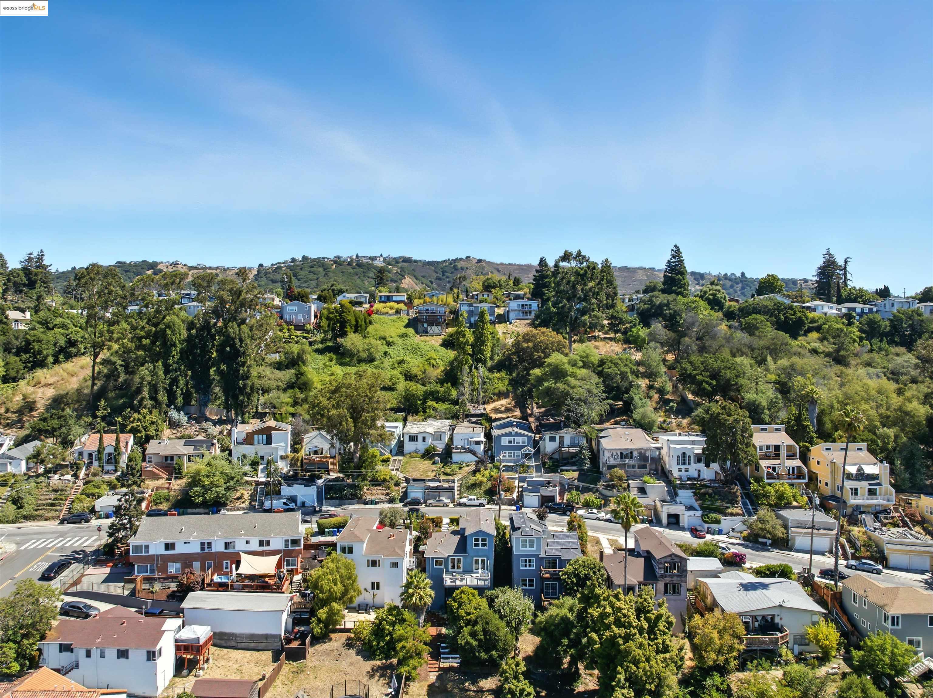 6623 Outlook Avenue Oakland, CA 94605 - Photo 32 of 38 Aerial view of property and surrounding area featuring nearby suburban area