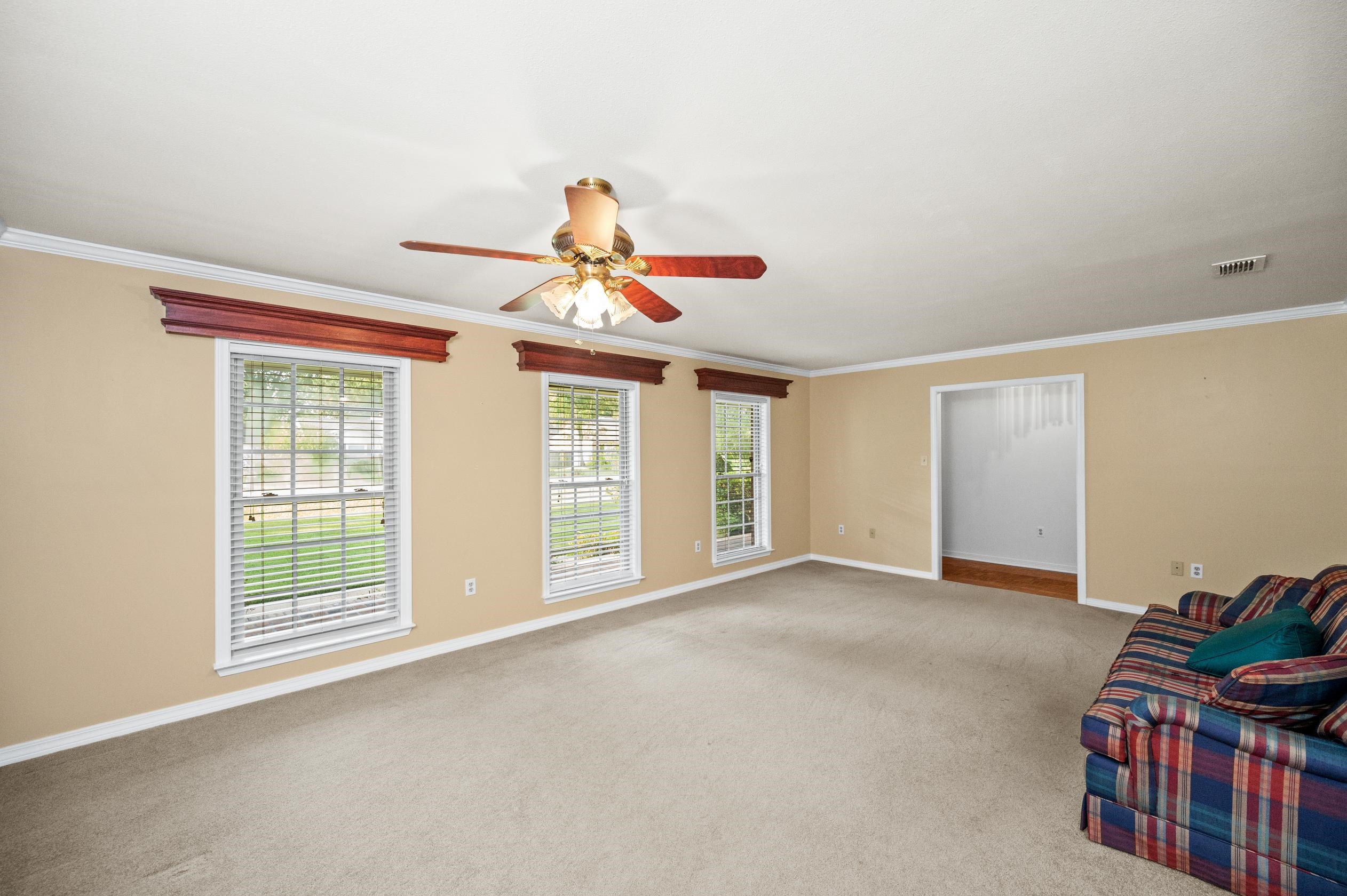 303 West Palm Avenue Foley, AL 36535 - Photo 12 of 32 Living Room