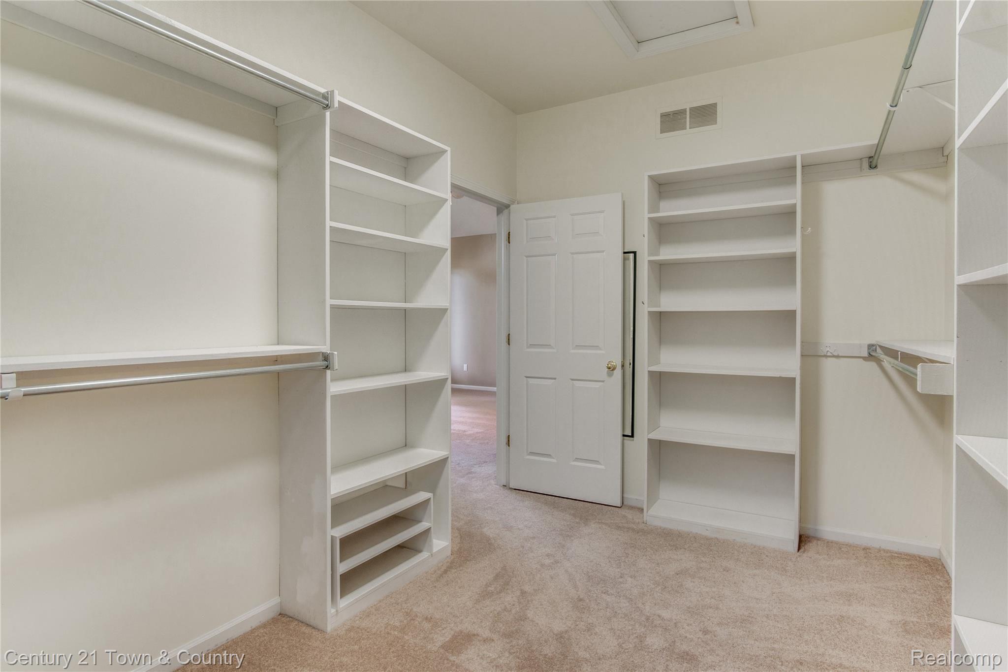1116 Blue Ridge Drive Clarkston, MI 48348 - Photo 25 of 54 Interiors (24 of 42).jpg
