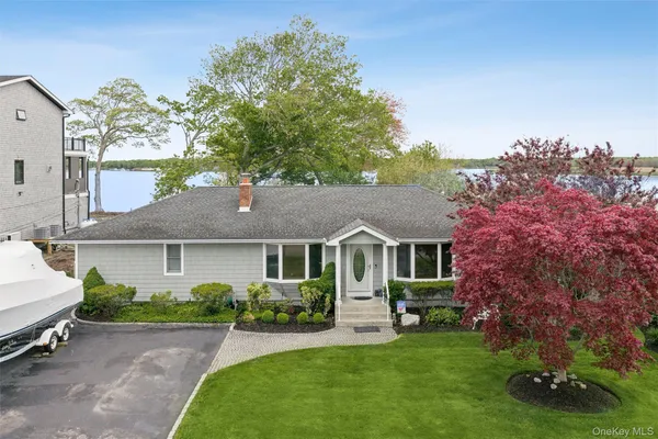 $999,000 | 128 Crystal Beach Boulevard, Moriches, NY 11955