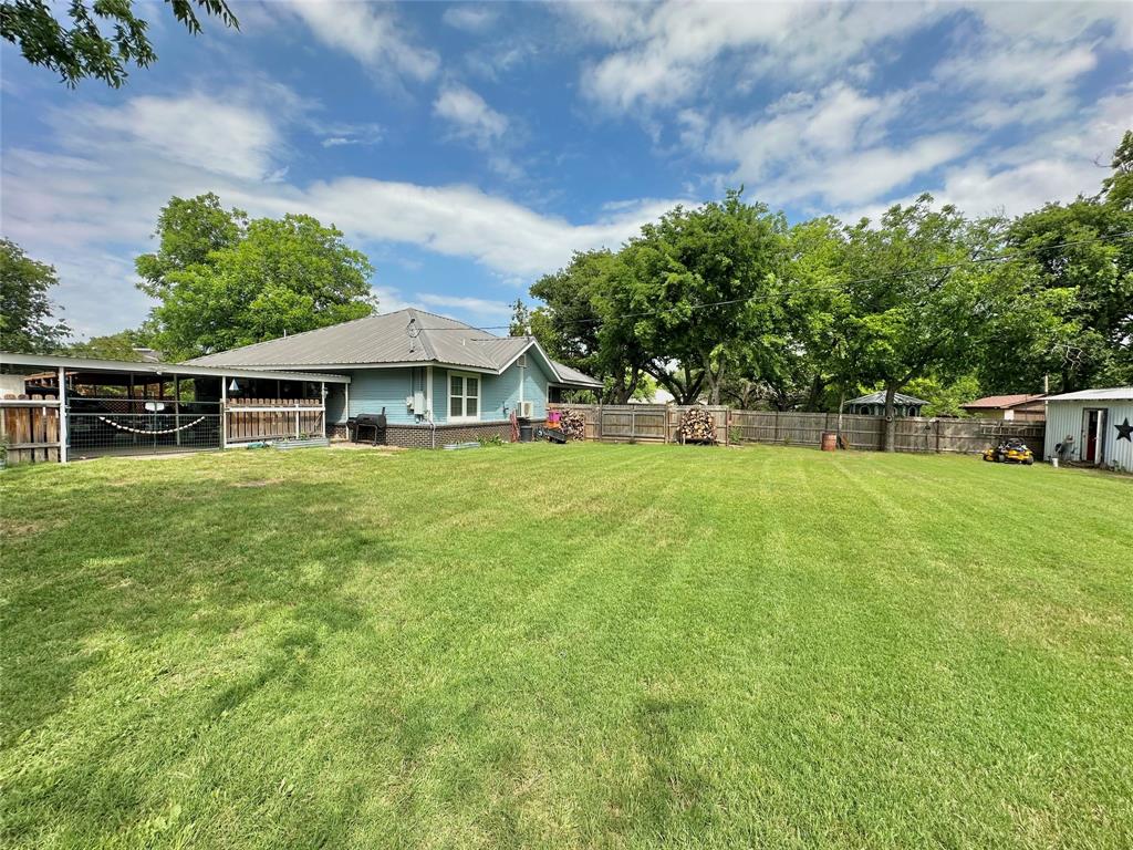 121 North Homer Street Ranger, TX 76470 - Photo 6 of 37