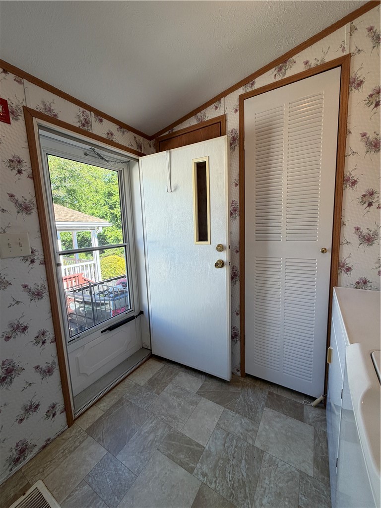 27 Woodward Road, Unit 57 Lincoln, RI 02865 - Photo 34 of 46
