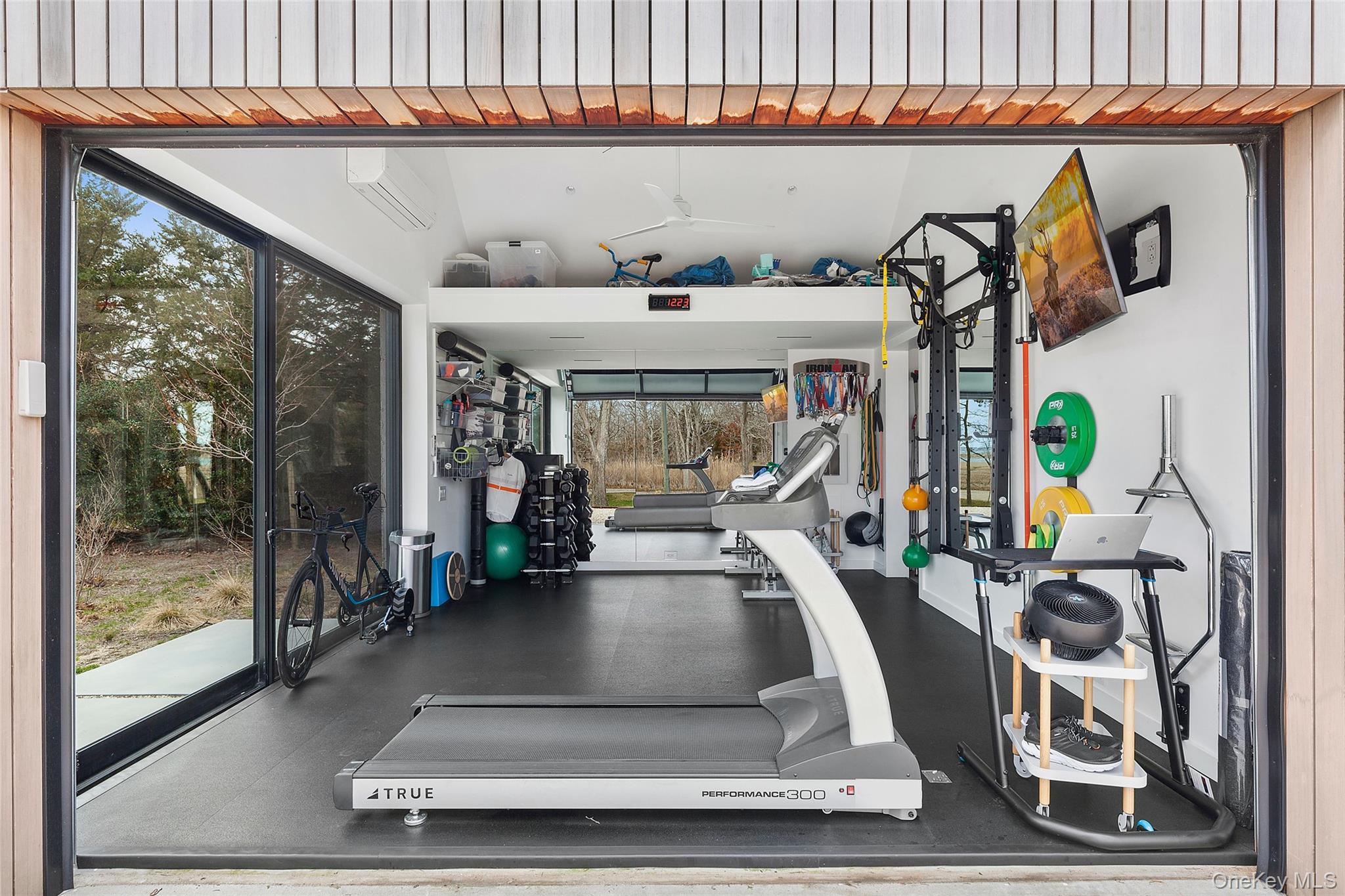 1080 Springs Fireplace Road East Hampton, NY 11937 - Photo 12 of 19