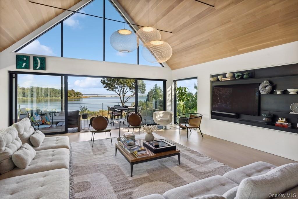 1080 Springs Fireplace Road East Hampton, NY 11937 - Photo 3 of 19