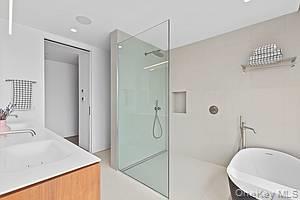 1080 Springs Fireplace Road East Hampton, NY 11937 - Photo 5 of 19