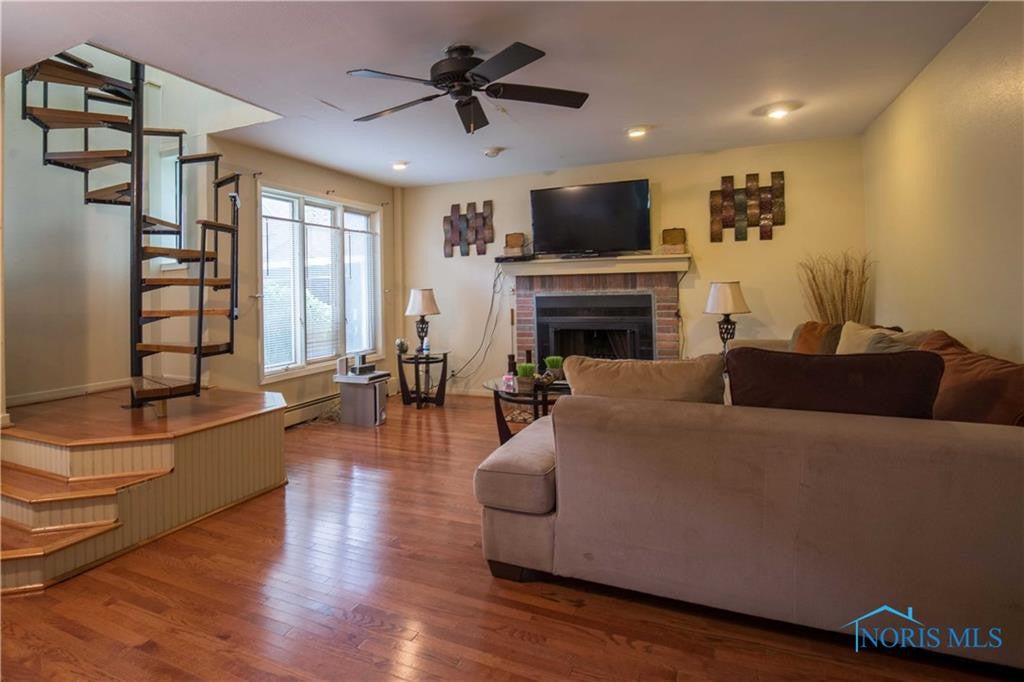 2437 Cheltenham Road Toledo, OH 43606 - Photo 4 of 18 Gallery Image 4