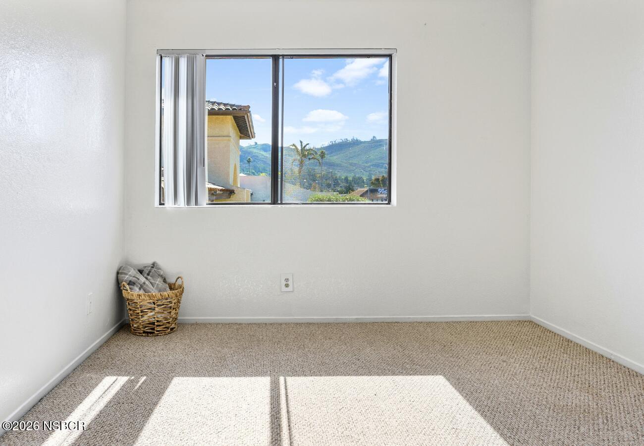 1204 East Walnut Avenue, Unit B Lompoc, CA 93436 - Photo 20 of 31 48