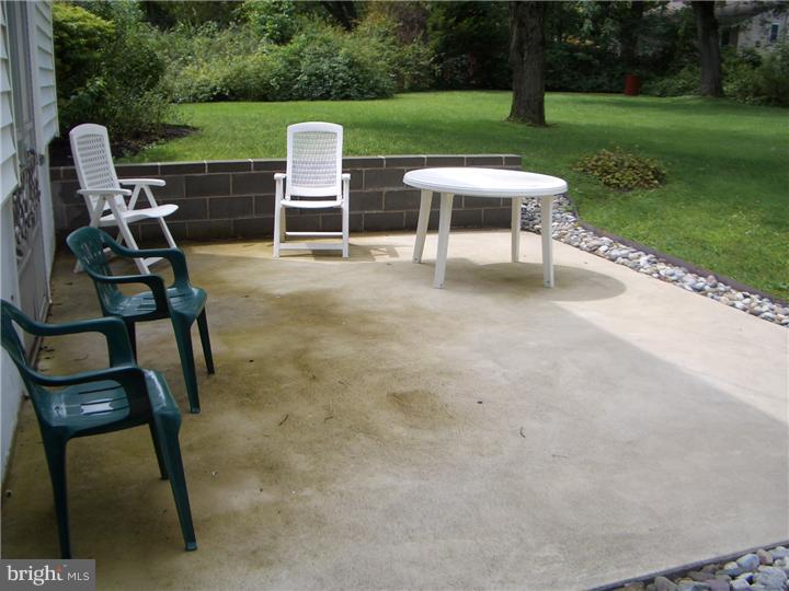 211 Moyer Road Chalfont, PA 18914 - Photo 5 of 8 Patio