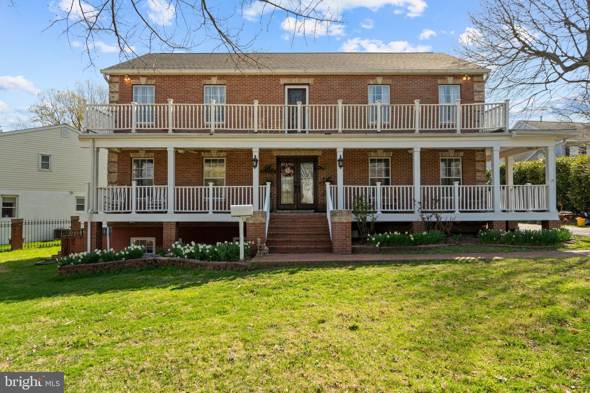 4101 Roberts Road Fairfax, VA 22032 - Photo 1 of 18
