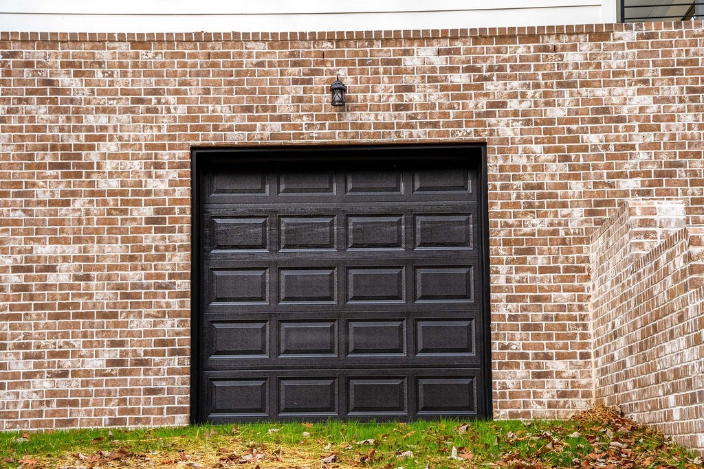685 Wallace Road Gallatin, TN 37066 - Photo 11 of 64 a view of a wooden door