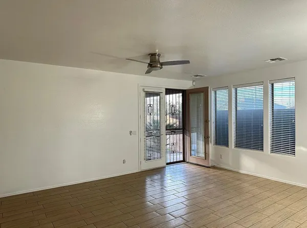 $2,650 | 7706 South 24th Drive, Phoenix, AZ 85041