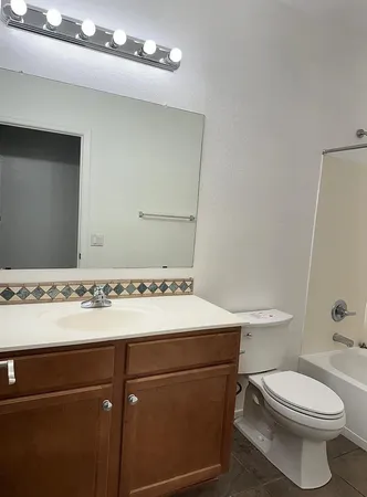 $2,650 | 7706 South 24th Drive, Phoenix, AZ 85041