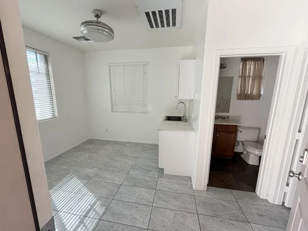 $2,650 | 7706 South 24th Drive, Phoenix, AZ 85041