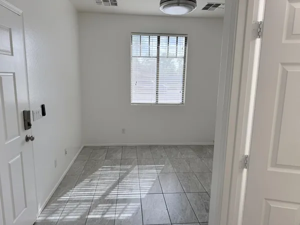 $2,650 | 7706 South 24th Drive, Phoenix, AZ 85041