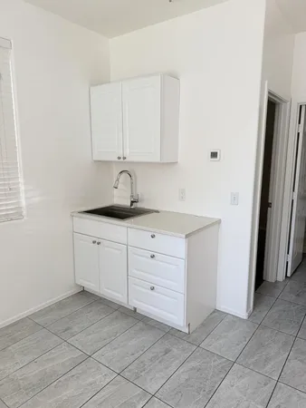 $2,650 | 7706 South 24th Drive, Phoenix, AZ 85041