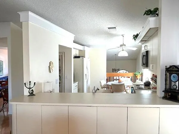$250,000 | 10415 South Circle Lake Drive, Unit 201, Boynton Beach, FL 33437