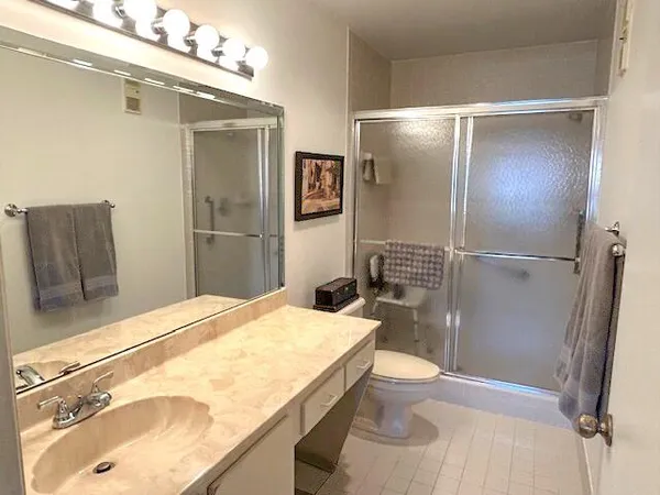 $250,000 | 10415 South Circle Lake Drive, Unit 201, Boynton Beach, FL 33437