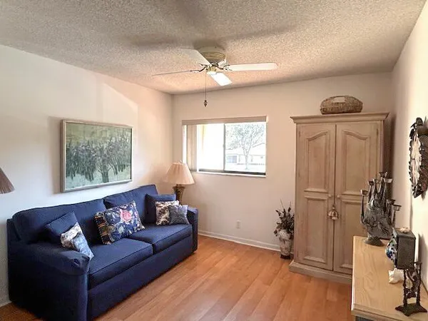 $250,000 | 10415 South Circle Lake Drive, Unit 201, Boynton Beach, FL 33437