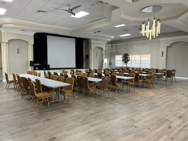 $250,000 | 10415 South Circle Lake Drive, Unit 201, Boynton Beach, FL 33437