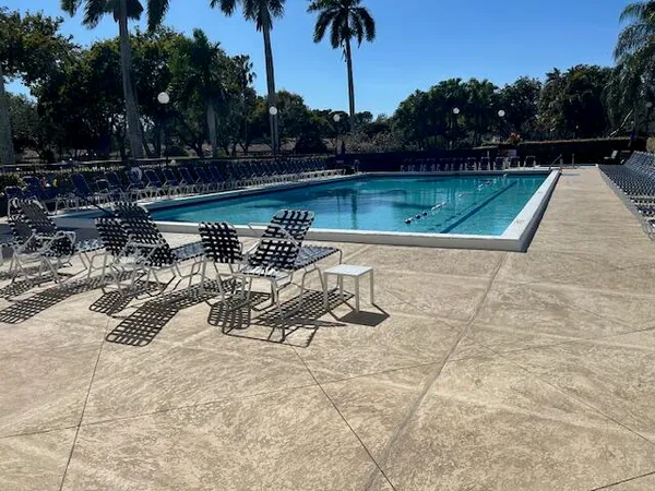 $250,000 | 10415 South Circle Lake Drive, Unit 201, Boynton Beach, FL 33437
