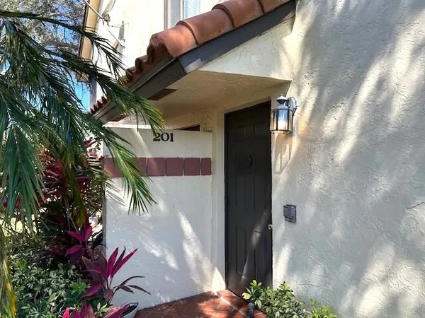 $250,000 | 10415 South Circle Lake Drive, Unit 201, Boynton Beach, FL 33437