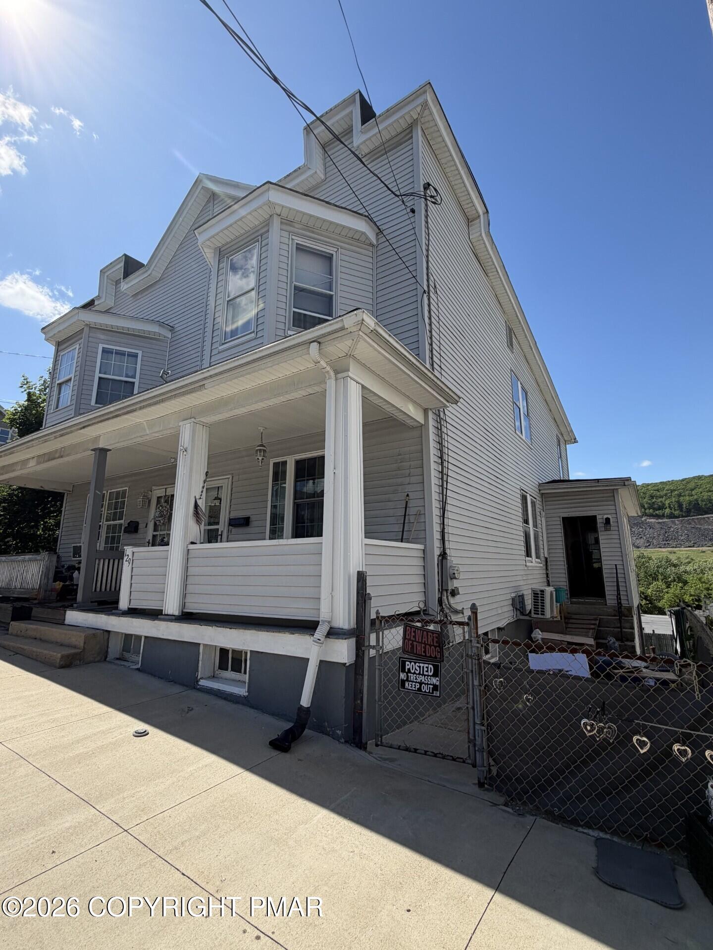 129 East Ridge Street Coaldale, PA 18218 - Photo 3 of 35 76046074-b425-4f72-86ff-50183acdda44