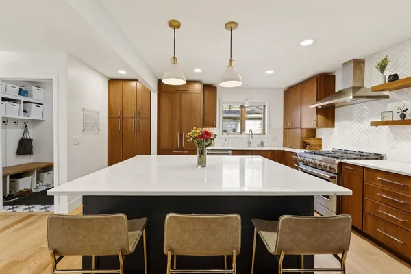 $895,000 | 5609 Winnequah Trail, Monona, WI 53716