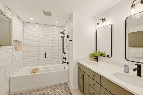 $895,000 | 5609 Winnequah Trail, Monona, WI 53716