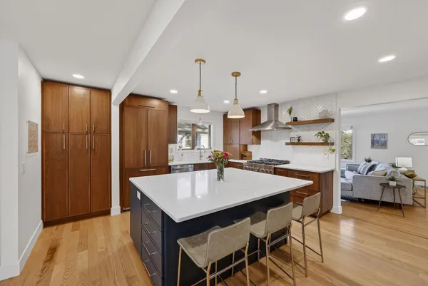 $895,000 | 5609 Winnequah Trail, Monona, WI 53716