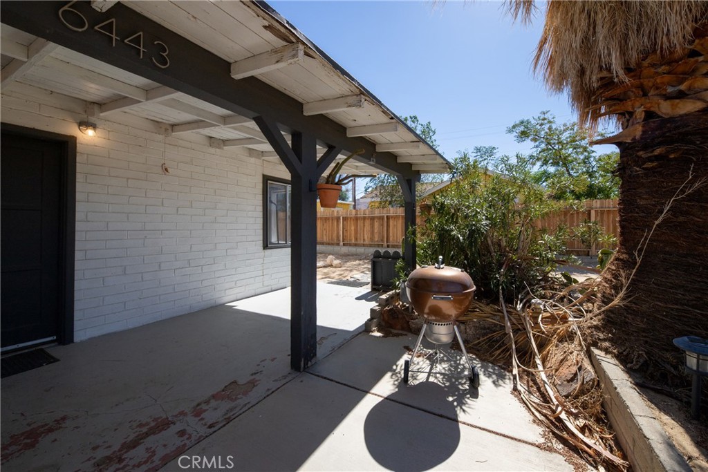 6443 Valley View Street Joshua Tree, CA 92252 - Photo 4 of 27