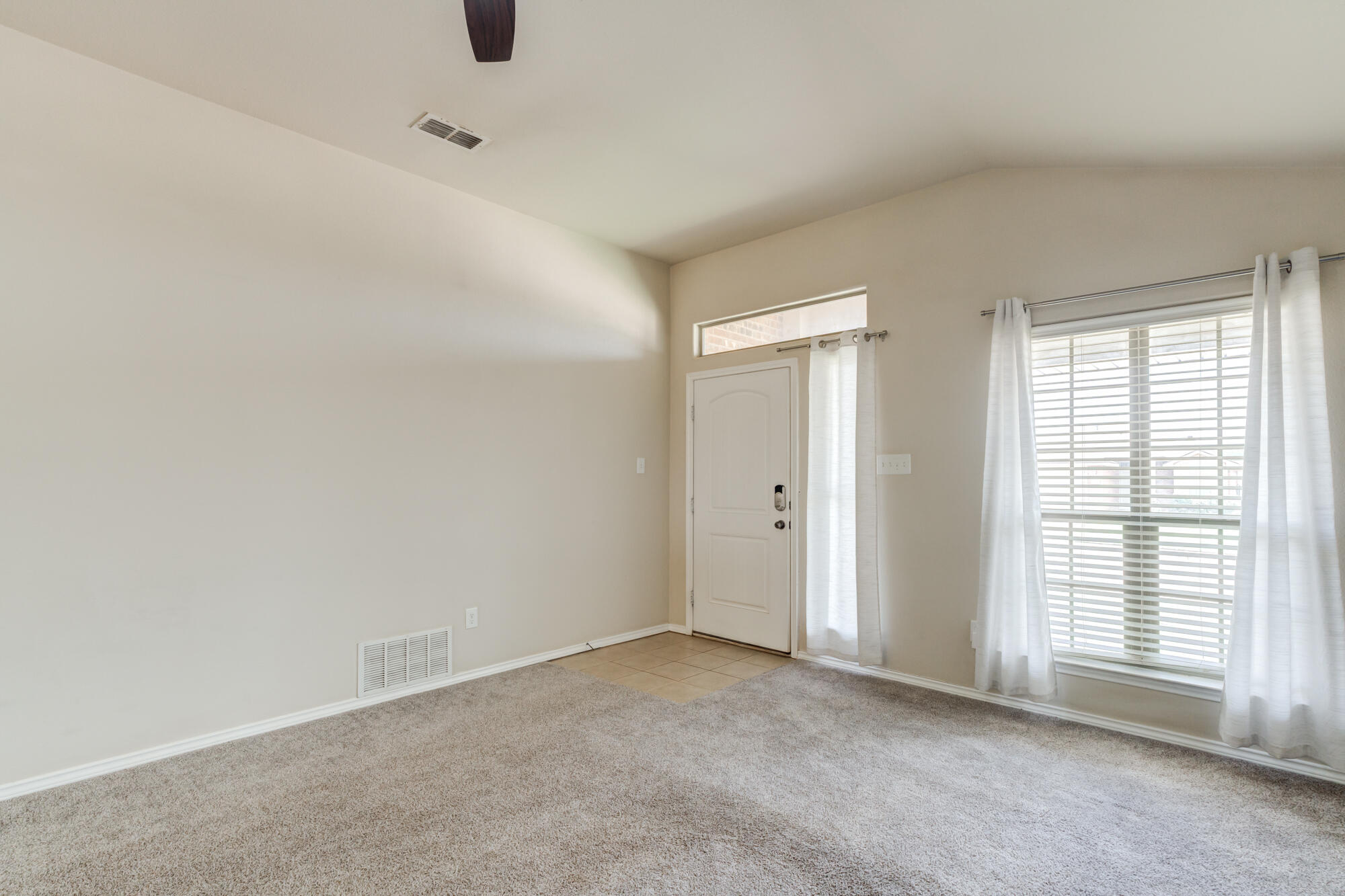 6925 95th Street Lubbock, TX 79424 - Photo 6 of 26 DSC01202_3_4_5_6