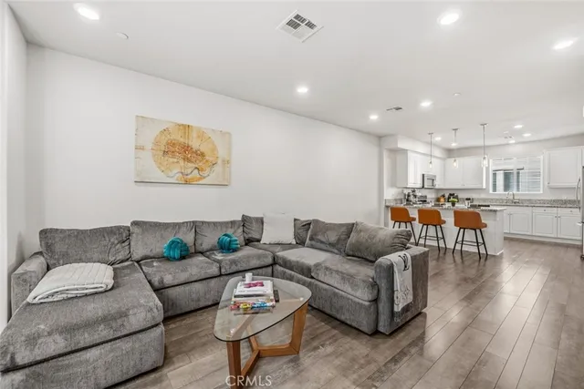 $715,000 | 7214 North Chestnut Lane, Van Nuys, CA 91405