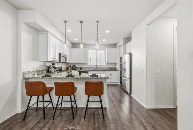 $715,000 | 7214 North Chestnut Lane, Van Nuys, CA 91405