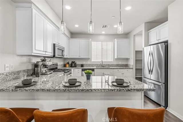 $715,000 | 7214 North Chestnut Lane, Van Nuys, CA 91405