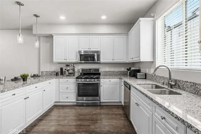 $715,000 | 7214 North Chestnut Lane, Van Nuys, CA 91405