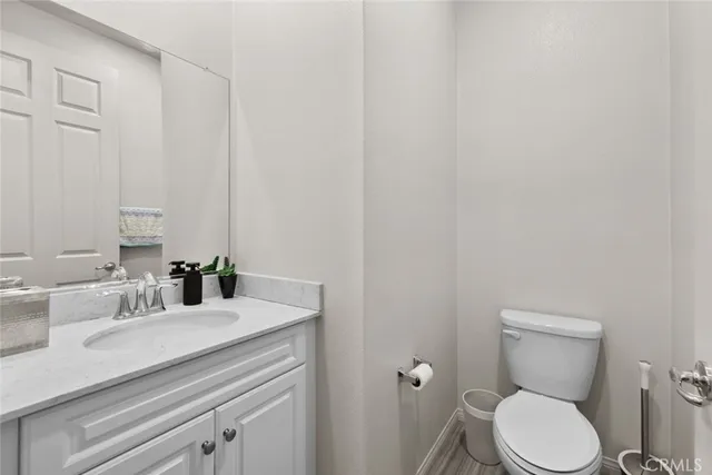 $715,000 | 7214 North Chestnut Lane, Van Nuys, CA 91405