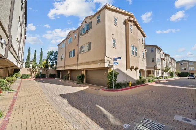 $715,000 | 7214 North Chestnut Lane, Van Nuys, CA 91405