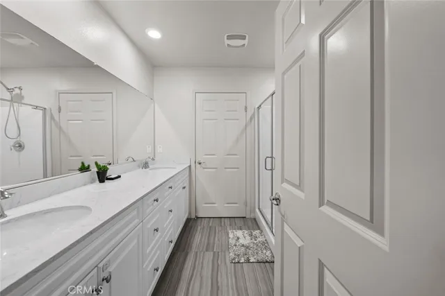 $715,000 | 7214 North Chestnut Lane, Van Nuys, CA 91405