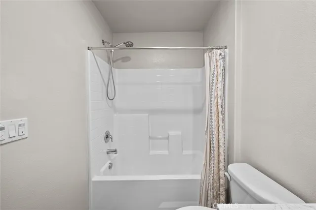 $715,000 | 7214 North Chestnut Lane, Van Nuys, CA 91405