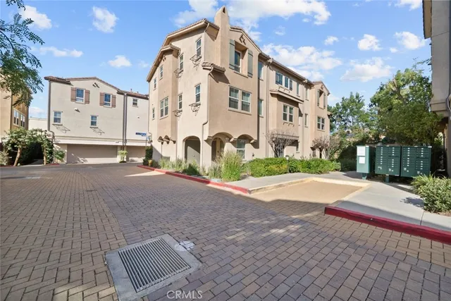 $715,000 | 7214 North Chestnut Lane, Van Nuys, CA 91405