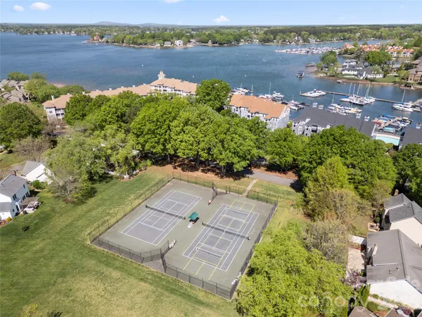 $599,000 | 18679 Vineyard Point Lane, Cornelius, NC 28031