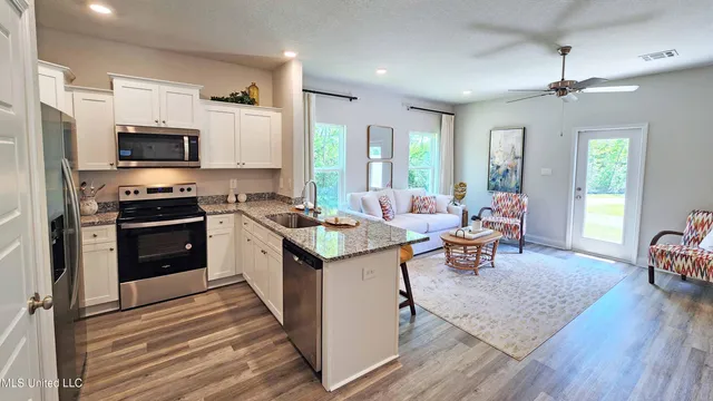 $239,900 | 123 Harper Grove Circle, Ocean Springs, MS 39564