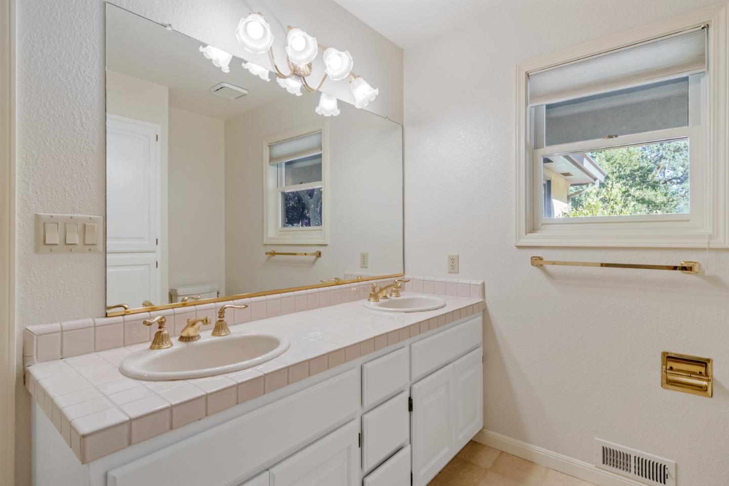 4155 Woodside Road Woodside, CA 94062 - Photo 31 of 61 Gallery Image 31