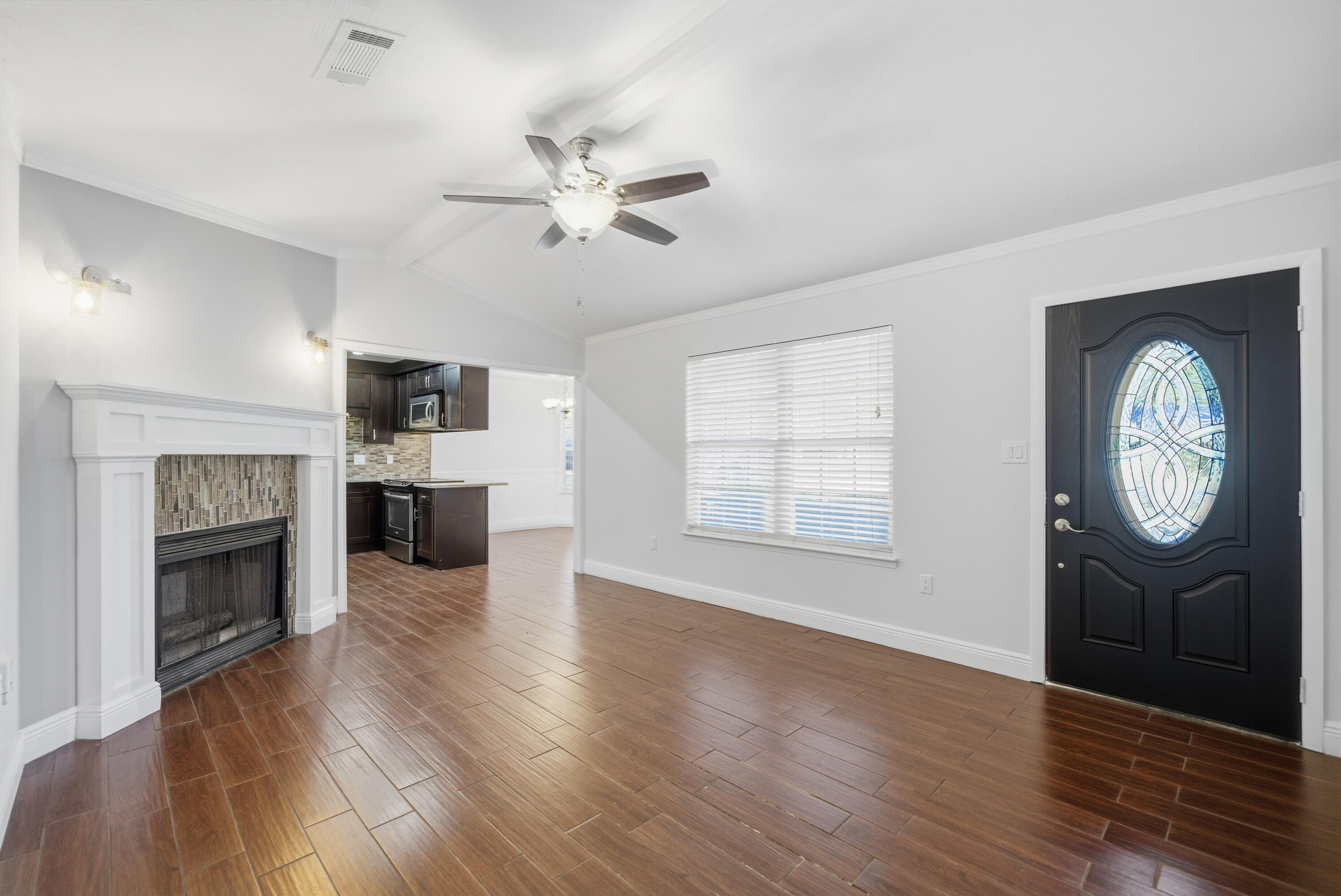 411 Ashley Drive Crestview, FL 32536 - Photo 6 of 44 DSC06421