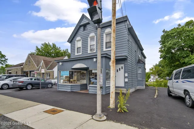 $279,000 | 243 Broadway, Menands, NY 12204