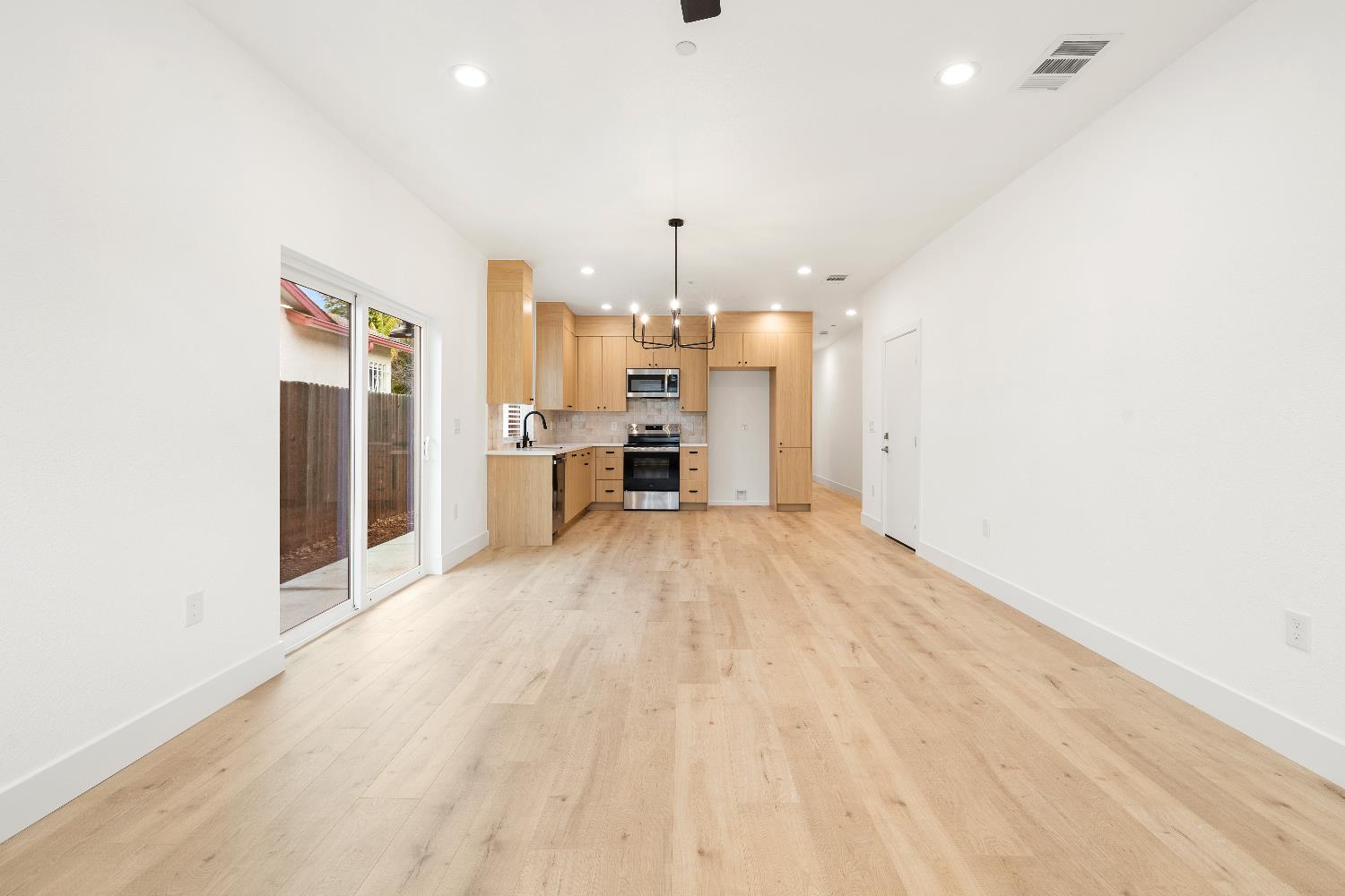 3912 Elm Street Sacramento, CA 95838 - Photo 6 of 41