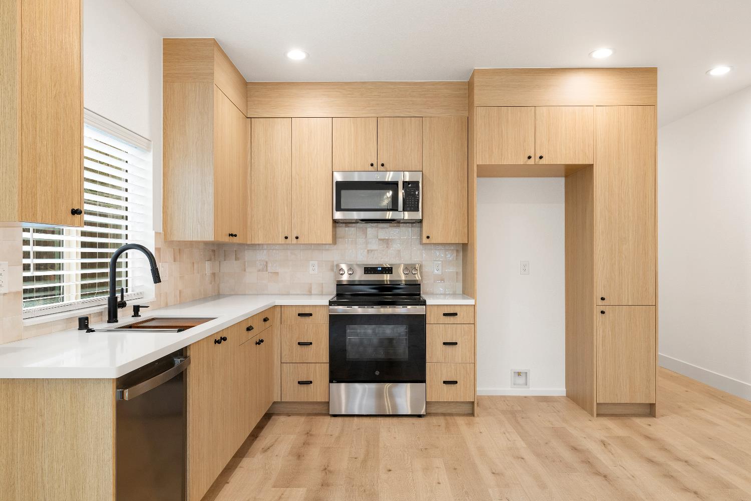 3912 Elm Street Sacramento, CA 95838 - Photo 9 of 41