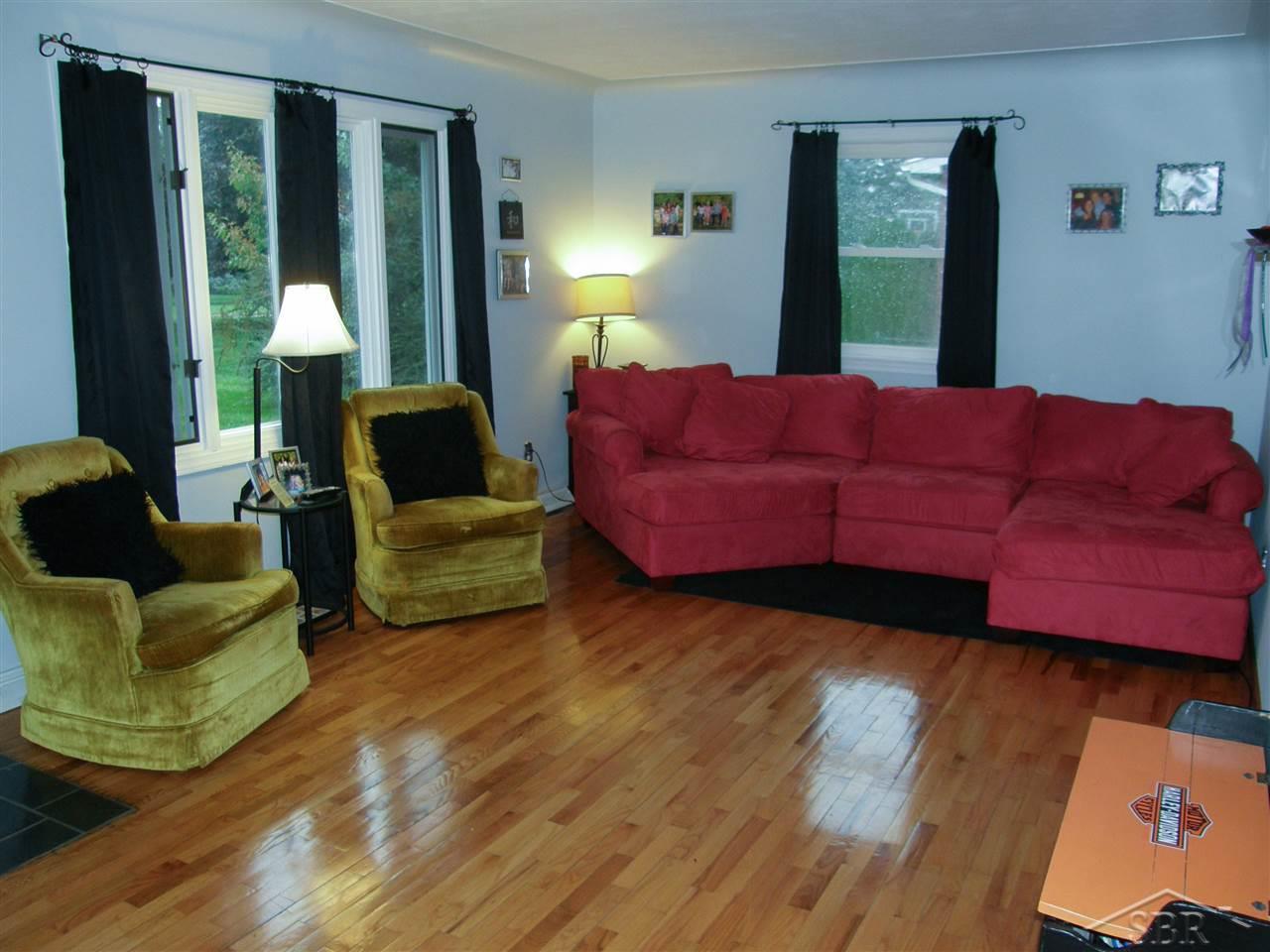 300 East River Road Flushing, MI 48433 - Photo 9 of 19 31304276-8.JPG